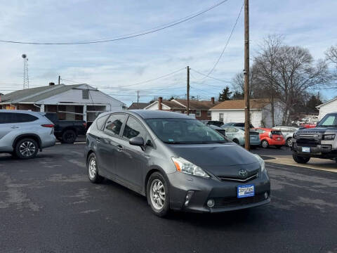 2012 Toyota Prius v Two
