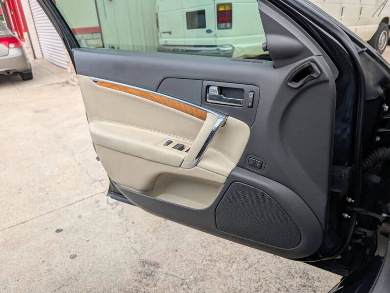 2011 Lincoln MKZ