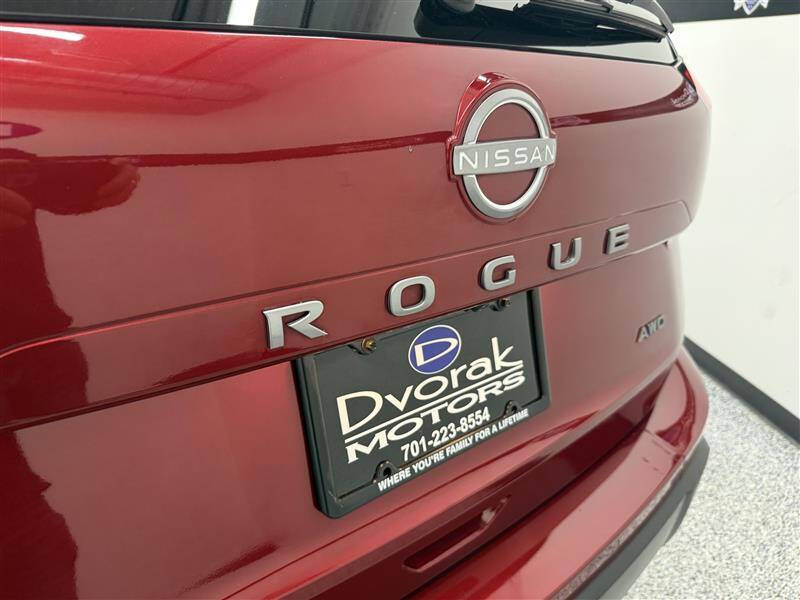 2025 Nissan Rogue SV