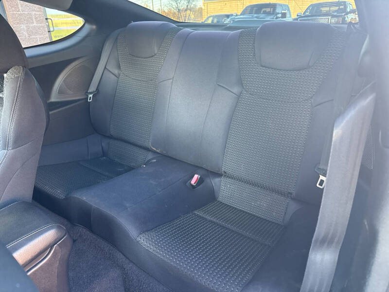 2010 Hyundai Genesis Coupe 2.0T Premium