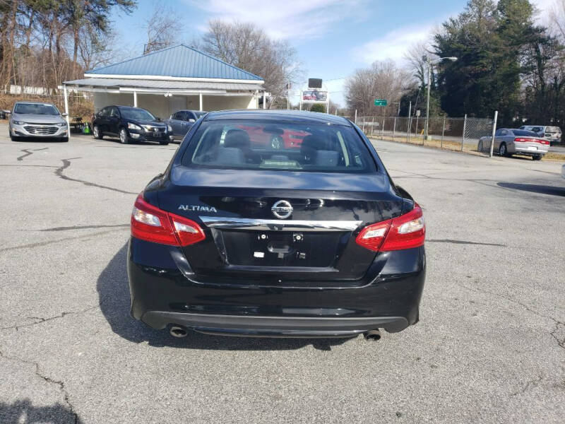 2016 Nissan Altima 2.5 SR