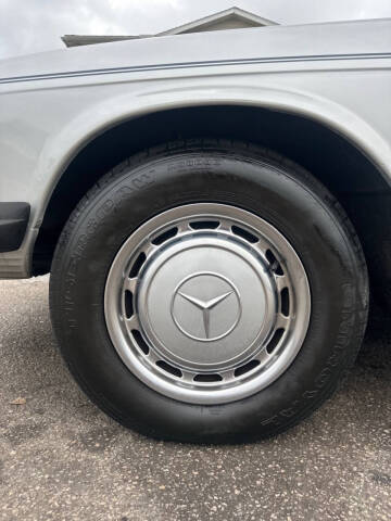 1977 Mercedes-Benz 450-Class