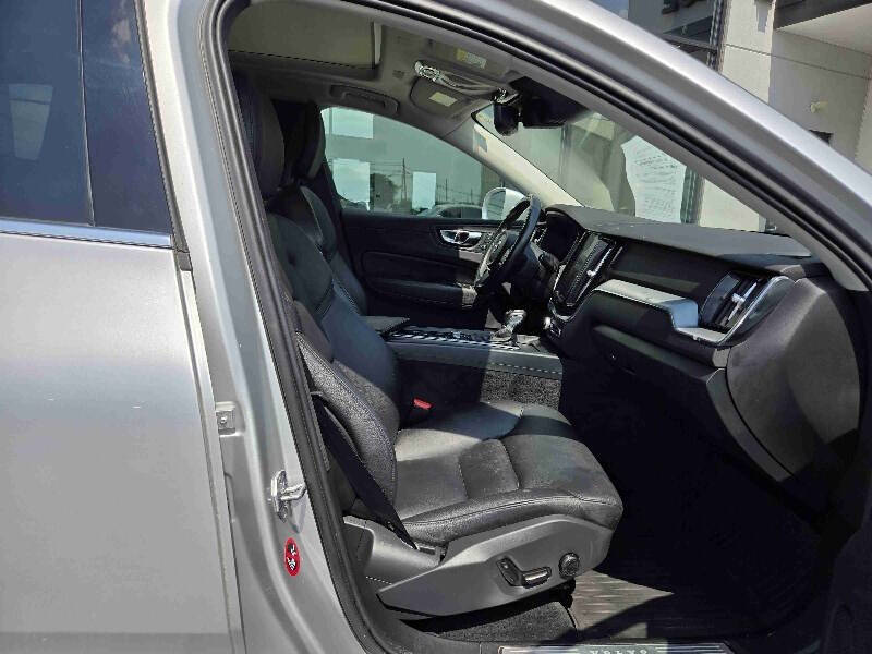 2018 Volvo XC60 T5 Momentum