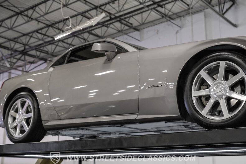 2005 Cadillac XLR