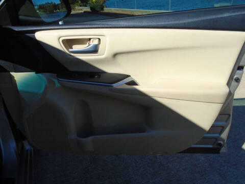 2016 Toyota Camry LE