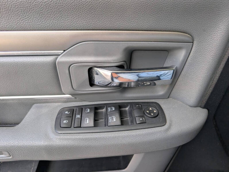 2016 RAM 1500 SLT