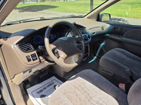 2002 Toyota Sienna LE