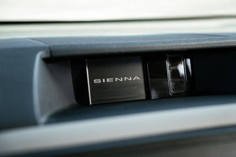 2011 Toyota Sienna