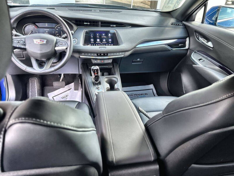 2023 Cadillac XT4 Luxury