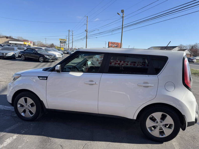 2016 Kia Soul Base photo 3