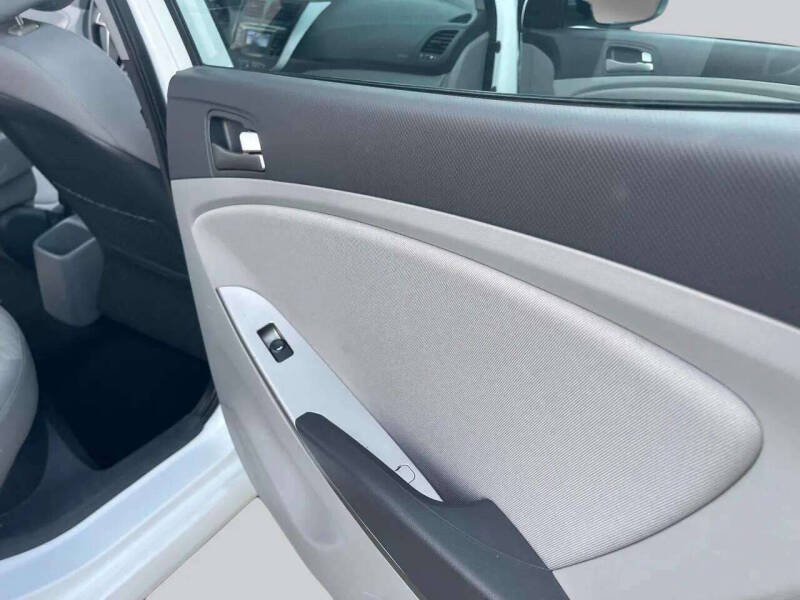 2017 Hyundai Accent SE