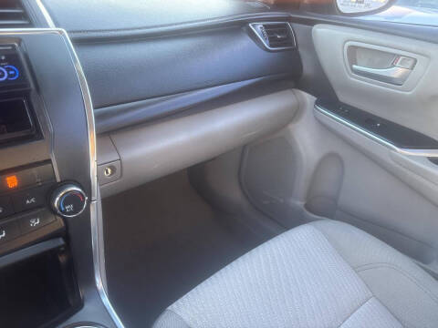 2015 Toyota Camry SE