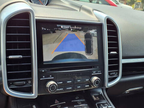 2017 Porsche Cayenne Platinum Edition