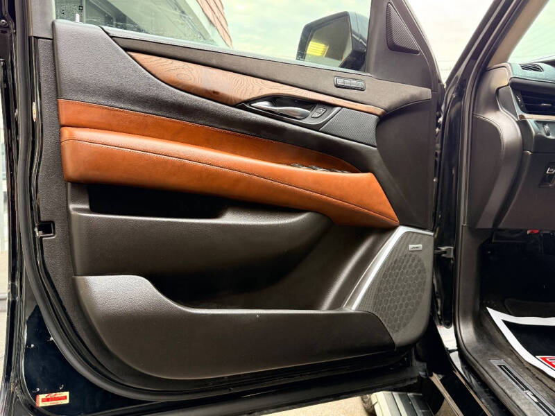 2018 Cadillac Escalade ESV Premium Luxury