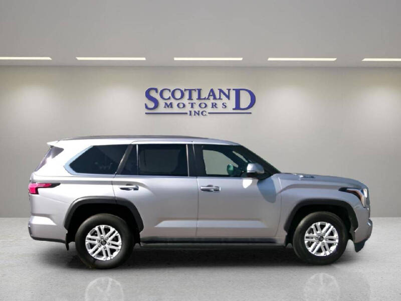 2025 Toyota Sequoia SR5