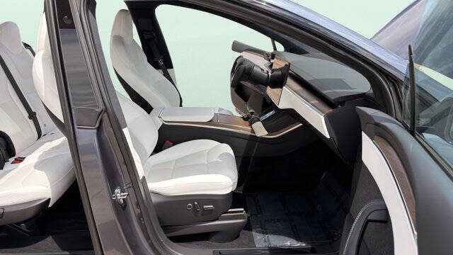 2023 Tesla Model X Standard Range