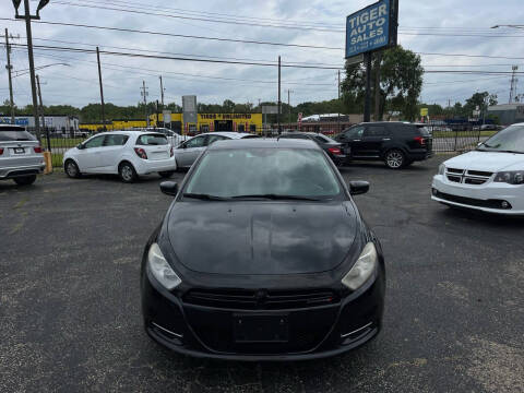 2013 Dodge Dart for sale at TIGER AUTO SALES INC in Redford MI