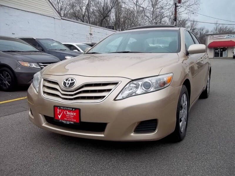 2010 Toyota Camry LE's photo