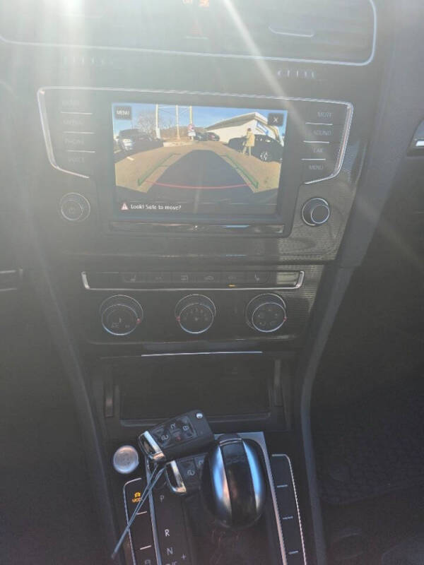 2017 Volkswagen Golf GTI SE