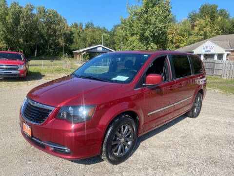 2015 Chrysler Town and Country for sale at TKP Auto Sales in Eastlake OH