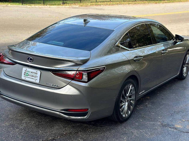 2021 Lexus ES 300h Ultra Luxury