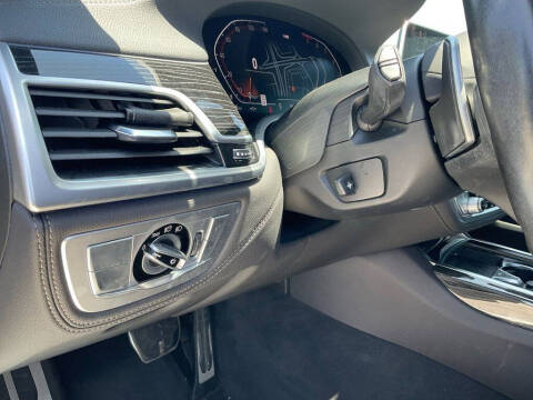 2022 BMW 7 Series 740i