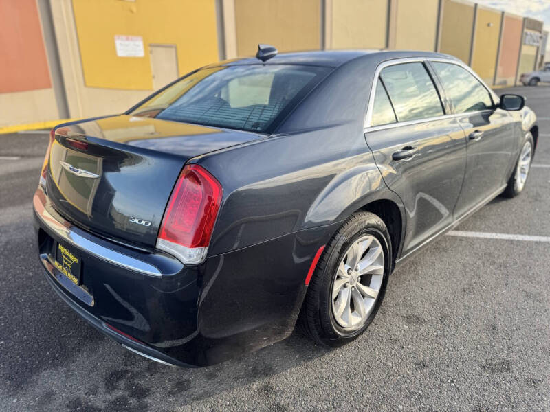 2015 Chrysler 300 Limited