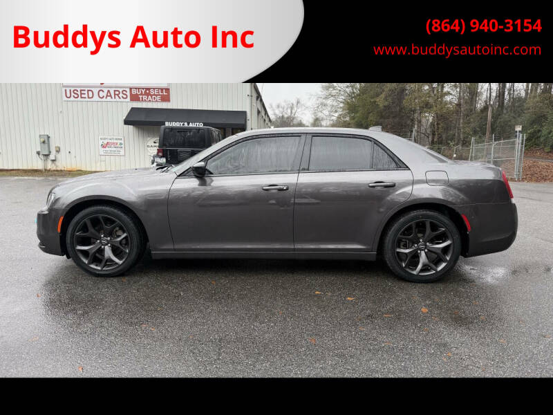 2021 Chrysler 300 Touring's photo