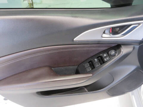 2017 Mazda MAZDA3 Touring