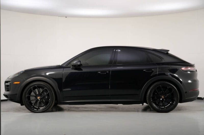 2022 Porsche Cayenne Turbo S E-Hybrid Coupe