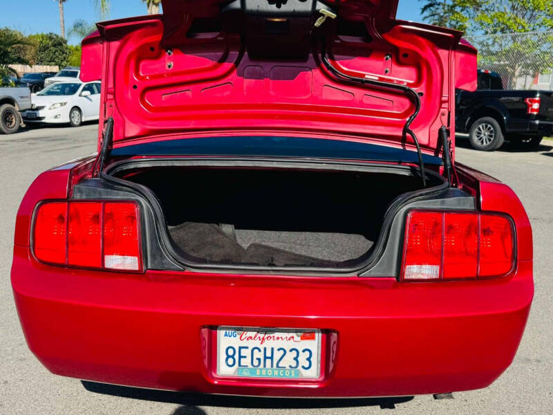 2007 Ford Mustang V6 Deluxe
