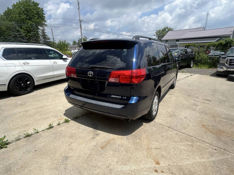 2004 Toyota Sienna CE 7 Passenger