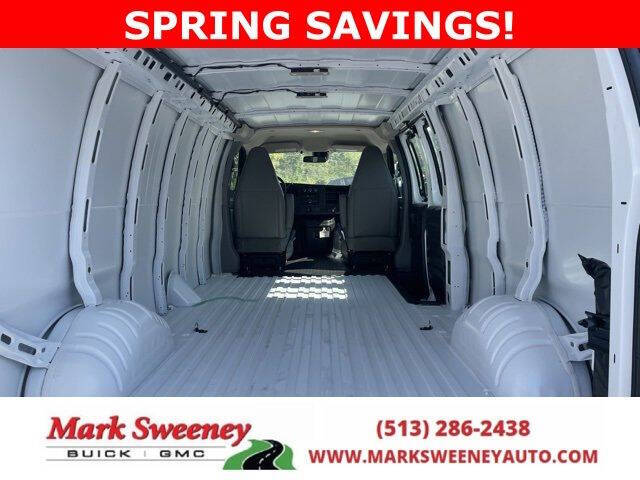 2025 GMC Savana 2500