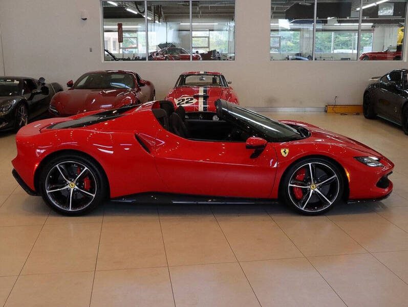 2024 Ferrari 296 GTS