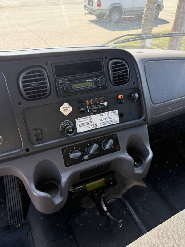 2012 Freightliner M2 106