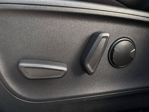 2025 Ford Escape Hybrid ST-Line