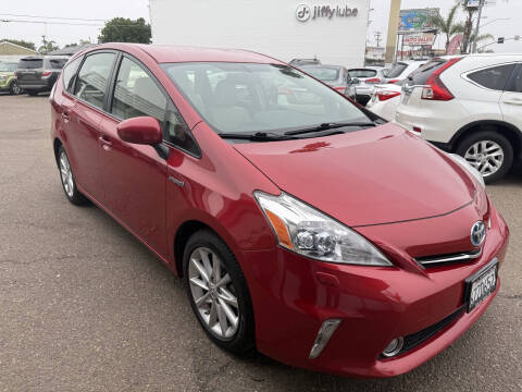 2013 Toyota Prius v Five
