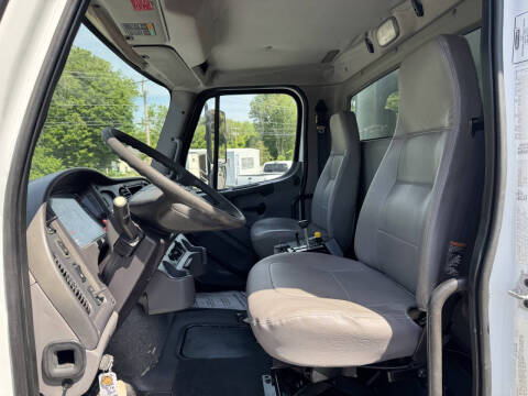2008 Freightliner M2 112