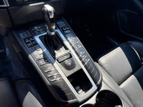 2017 Porsche Macan S