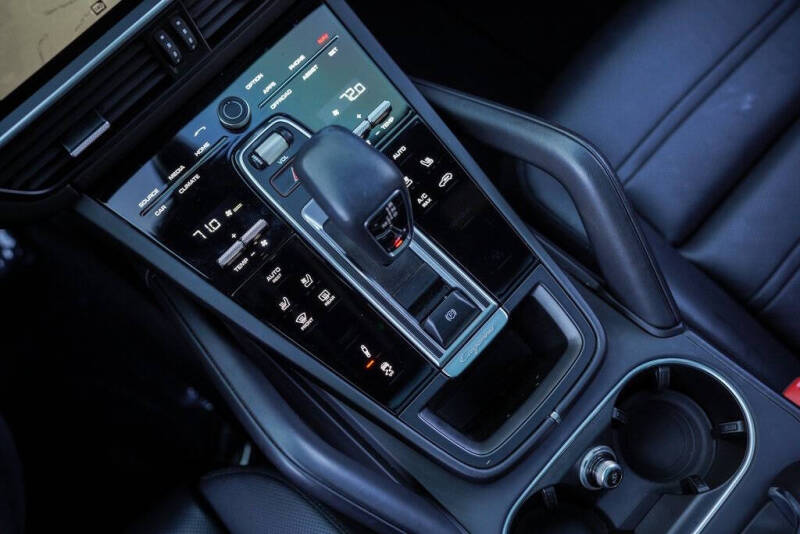 2022 Porsche Cayenne GTS