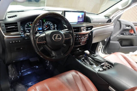 2016 Lexus LX 570
