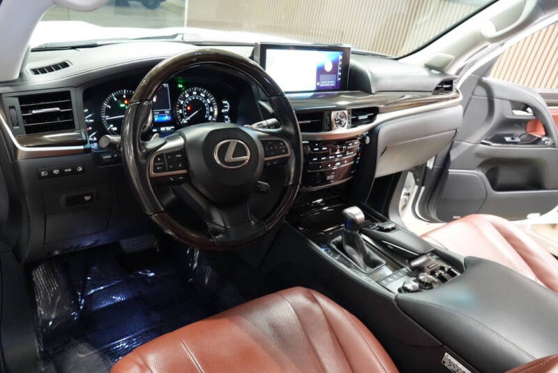 2016 Lexus LX 570