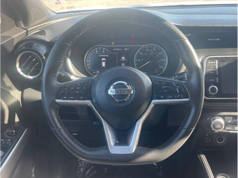 2020 Nissan Kicks SR