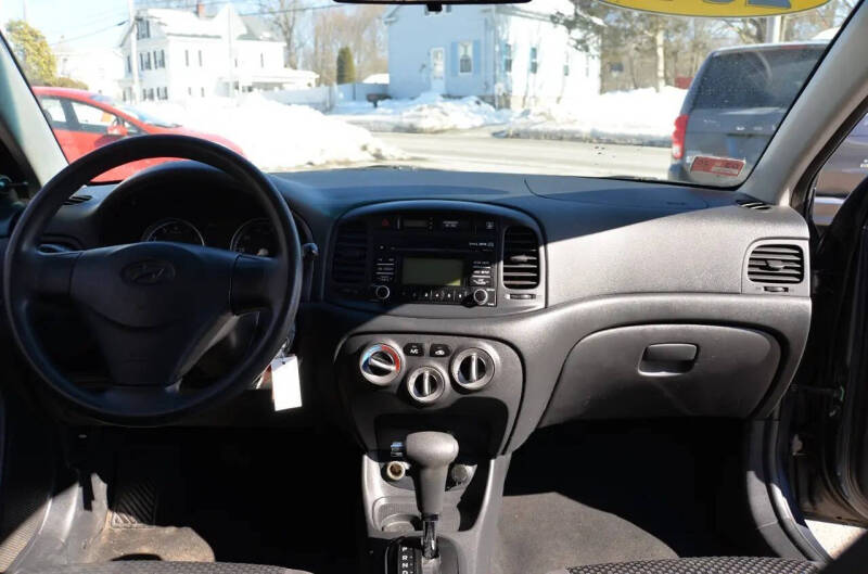 2011 Hyundai Accent GS