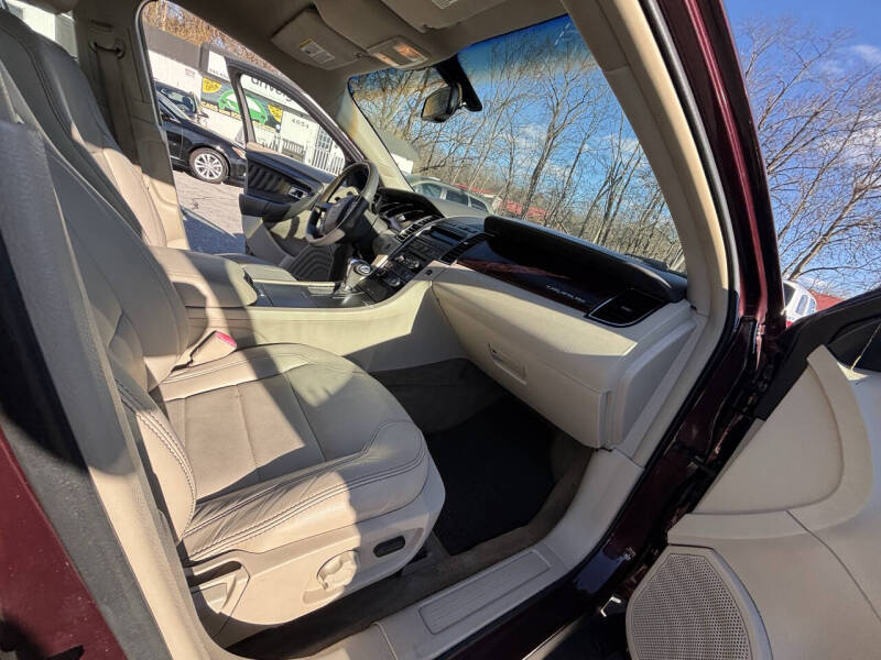 2011 Ford Taurus SEL