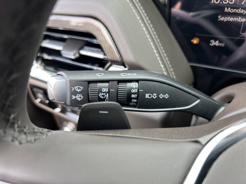 2025 GMC Yukon Elevation