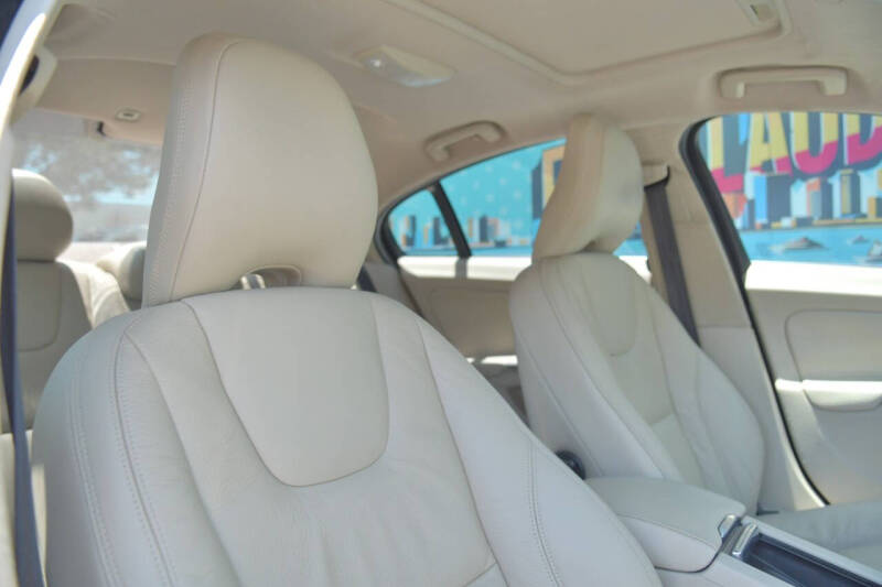 2014 Volvo S60 T5 Premier