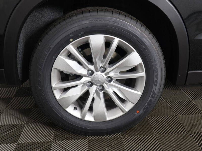 2026 Mitsubishi Outlander ES