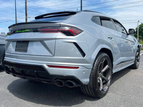 2022 Lamborghini Urus