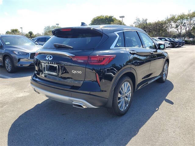 2025 Infiniti QX50 Luxe